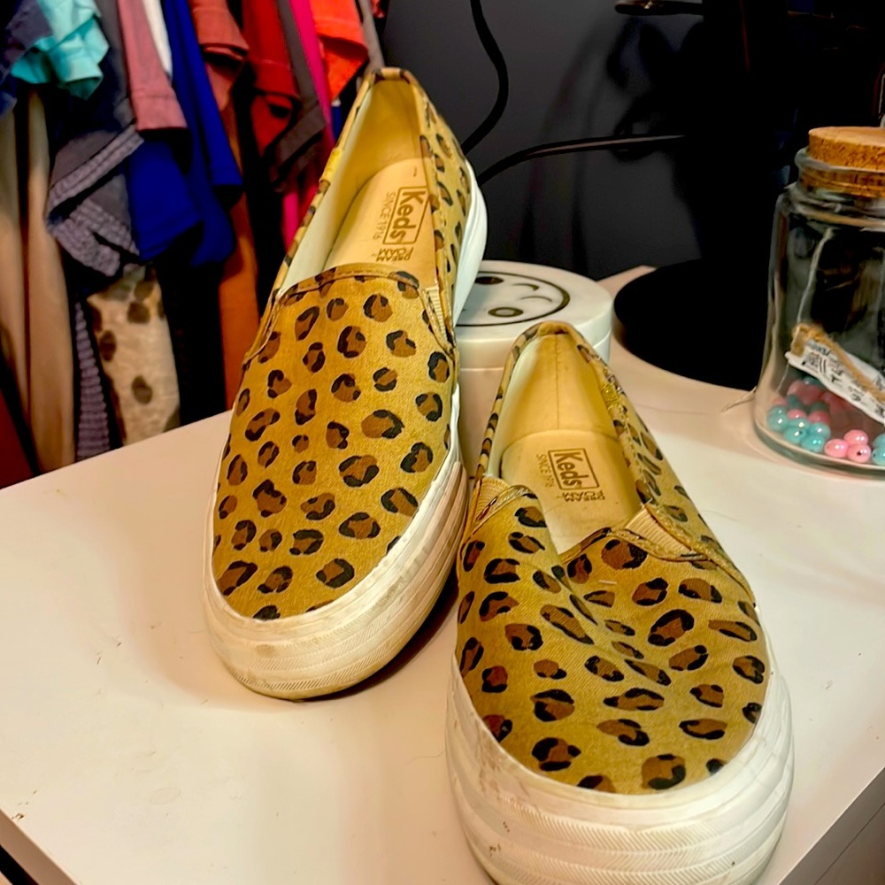 Keds size 9. Cheetah print dream foam.